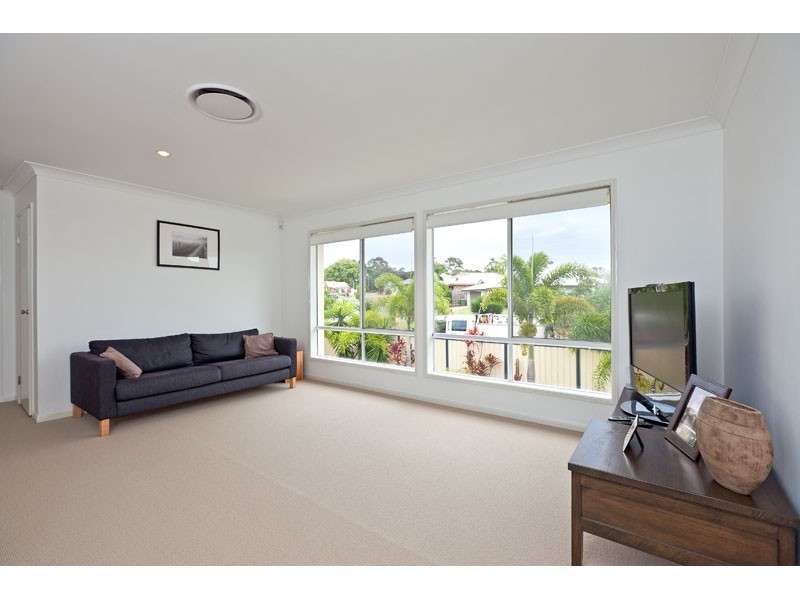 29 Caswell Crescent, Redland Bay QLD 4165