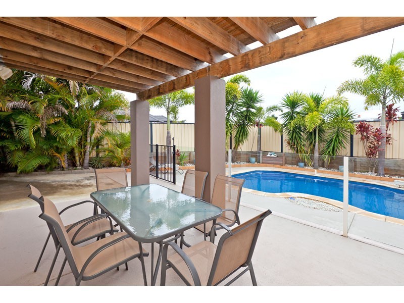 29 Caswell Crescent, Redland Bay QLD 4165