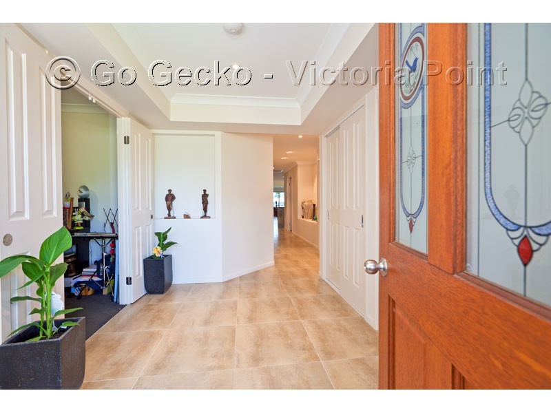10 Ebony Crescent, Redland Bay QLD 4165