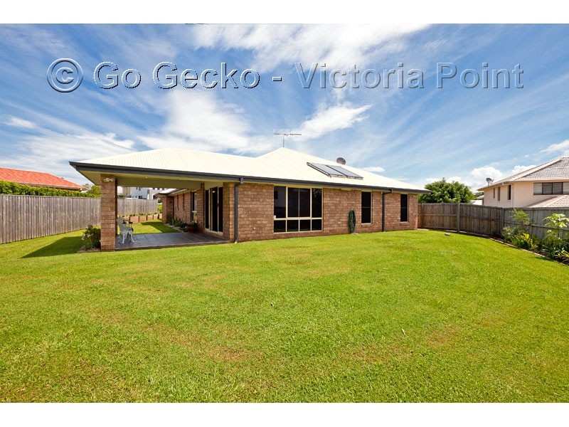 10 Ebony Crescent, Redland Bay QLD 4165