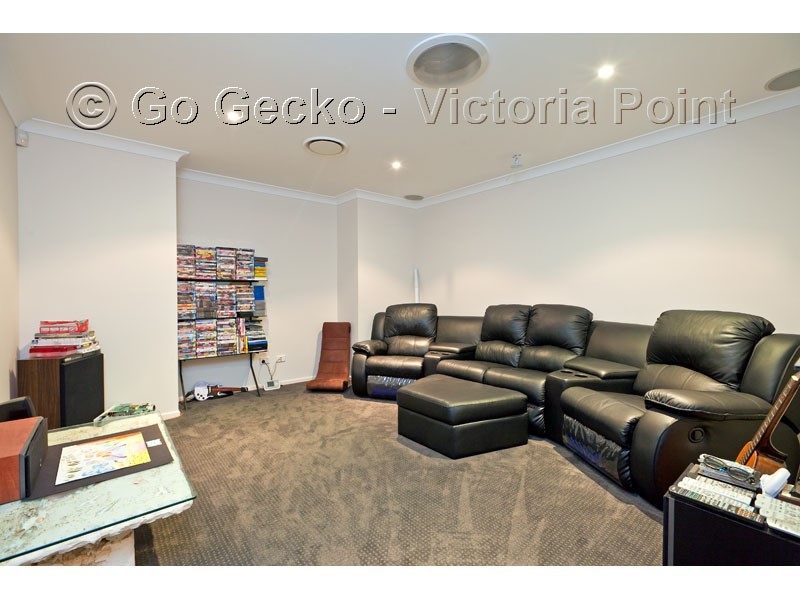 10 Ebony Crescent, Redland Bay QLD 4165