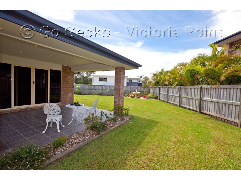 10 Ebony Crescent, Redland Bay QLD 4165