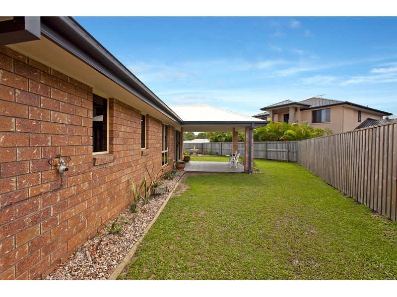 10 Ebony Crescent, Redland Bay QLD 4165