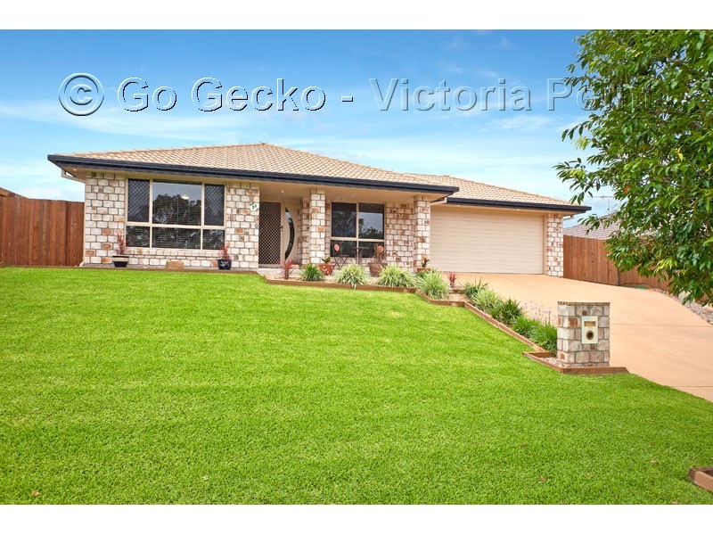 33 Ebony Crescent, Redland Bay QLD 4165