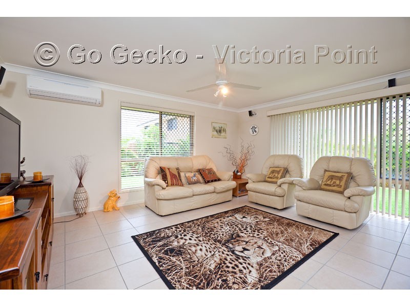 33 Ebony Crescent, Redland Bay QLD 4165