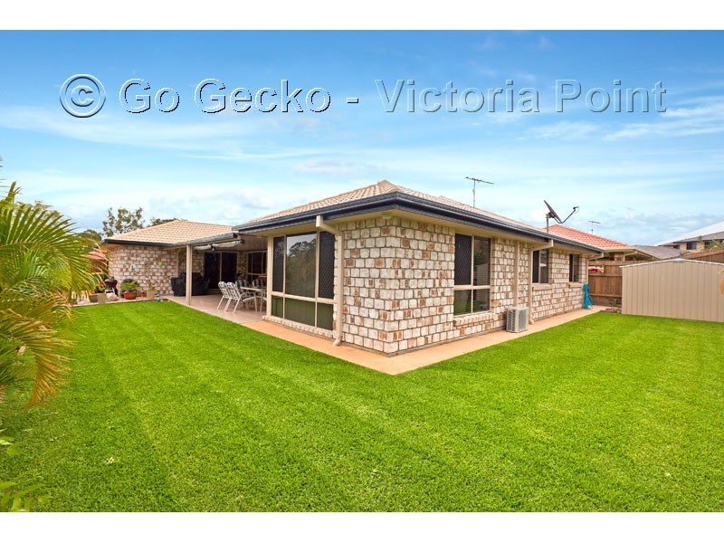 33 Ebony Crescent, Redland Bay QLD 4165
