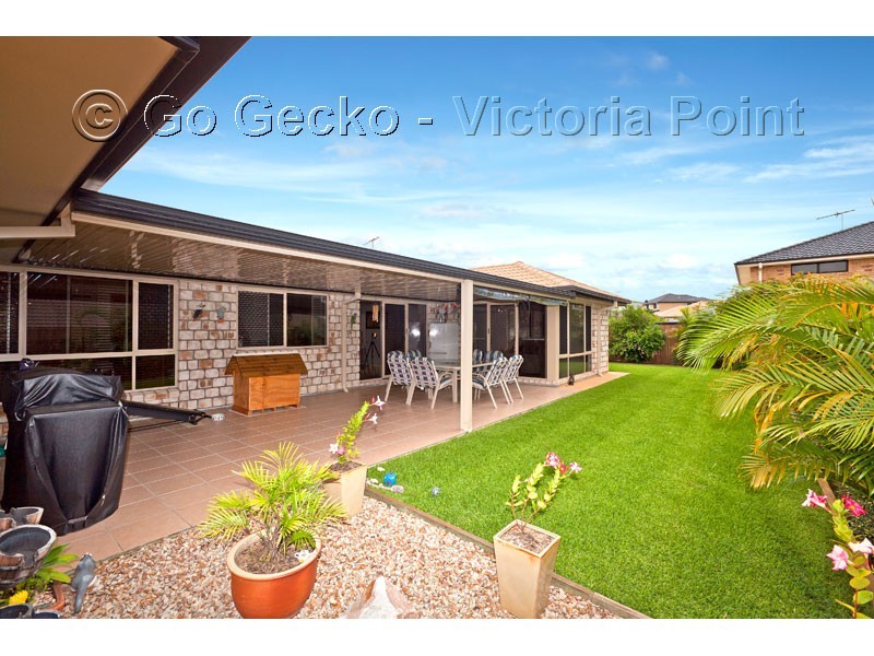 33 Ebony Crescent, Redland Bay QLD 4165