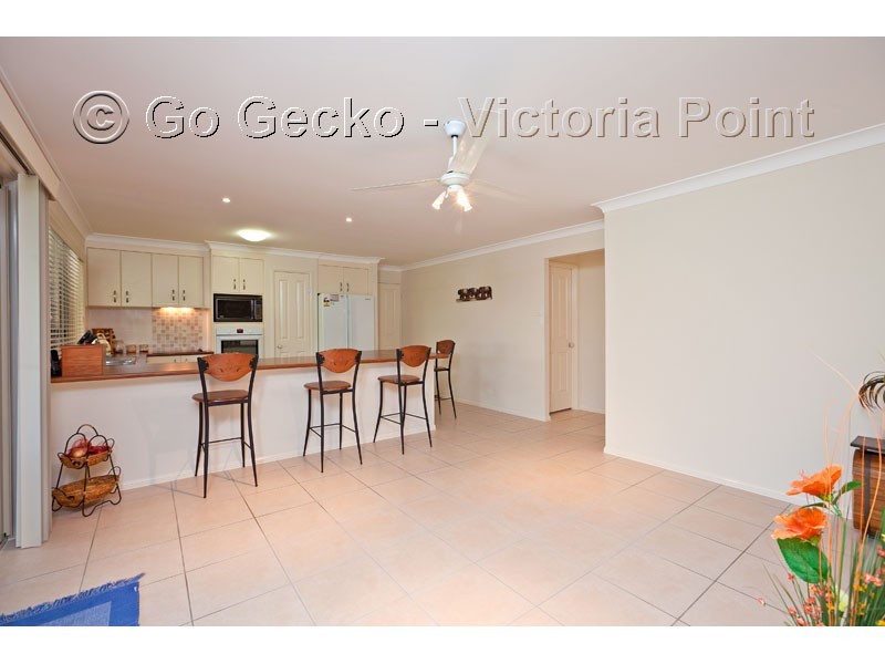 33 Ebony Crescent, Redland Bay QLD 4165