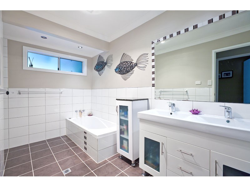 6 Lawn Terrace, Capalaba QLD 4157