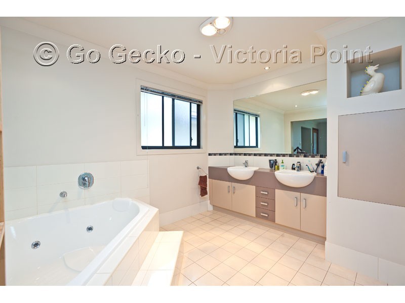 45 Waterville Drive, Thornlands QLD 4164