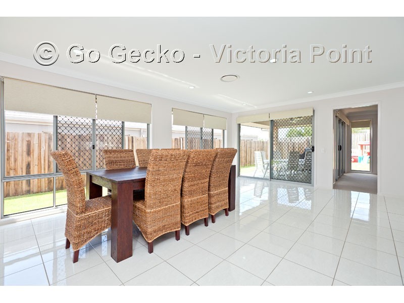 8 Sapium Road, Redland Bay QLD 4165