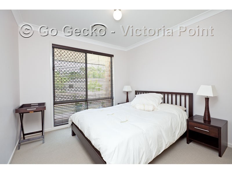 8 Sapium Road, Redland Bay QLD 4165