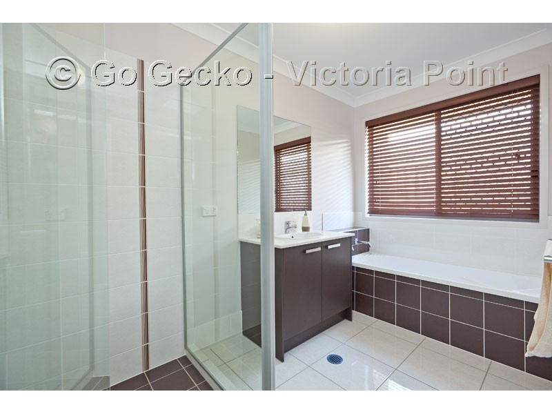 8 Sapium Road, Redland Bay QLD 4165