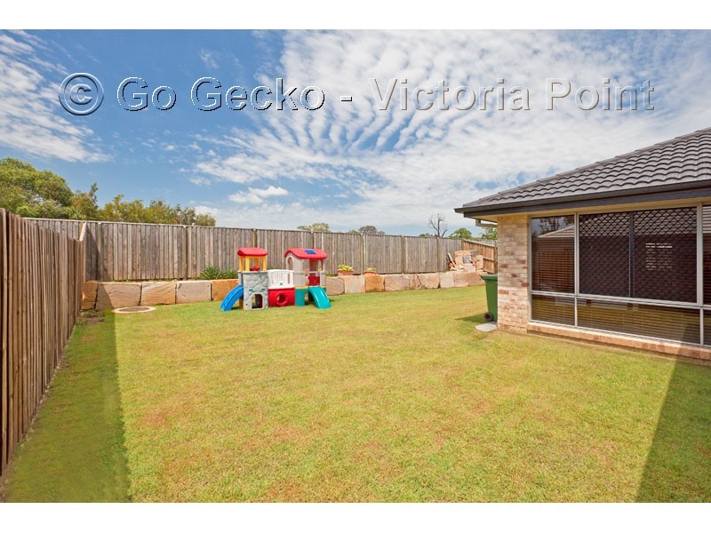 8 Sapium Road, Redland Bay QLD 4165