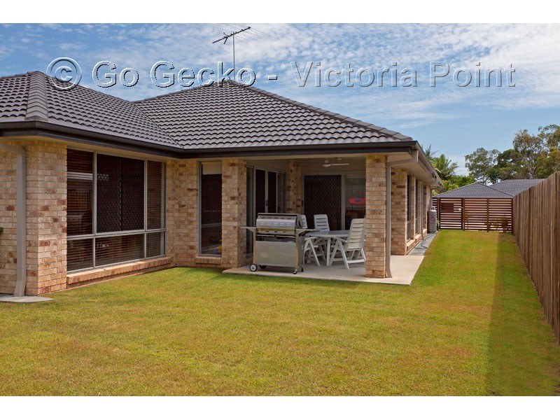 8 Sapium Road, Redland Bay QLD 4165