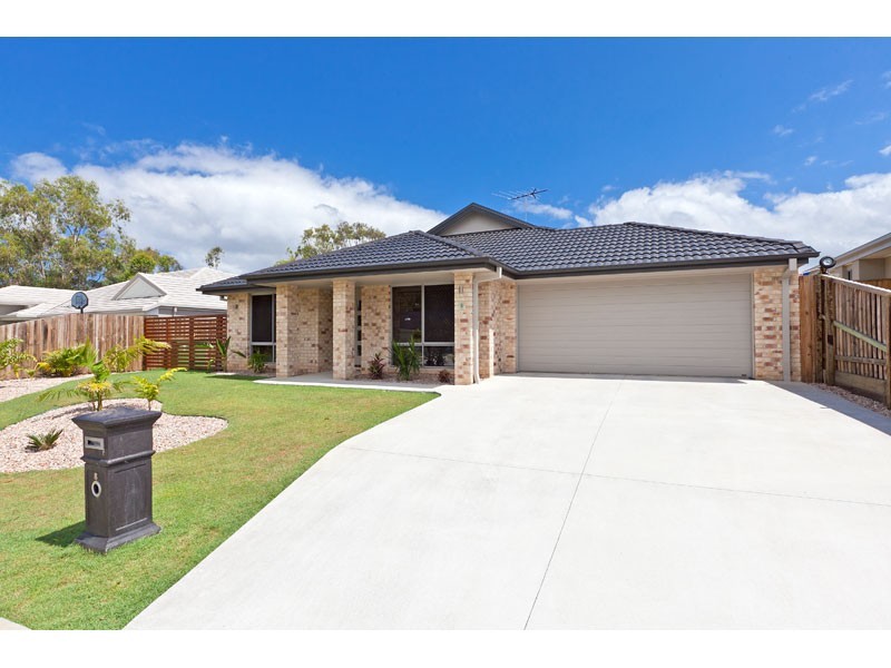 8 Sapium Road, Redland Bay QLD 4165