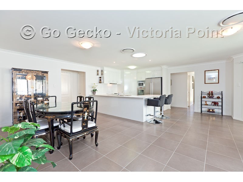 8 Ronnie Street, Cleveland QLD 4163