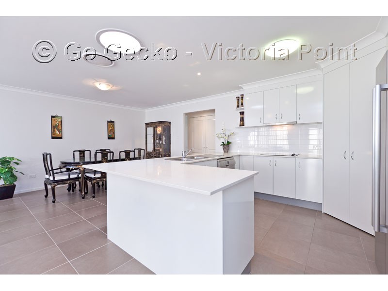 8 Ronnie Street, Cleveland QLD 4163