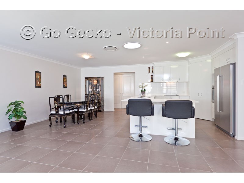 8 Ronnie Street, Cleveland QLD 4163