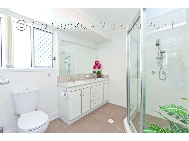 8 Ronnie Street, Cleveland QLD 4163