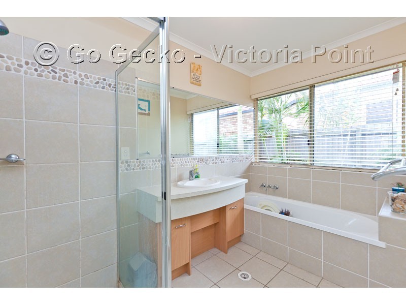 24 Gladebourne Crescent, Victoria Point QLD 4165