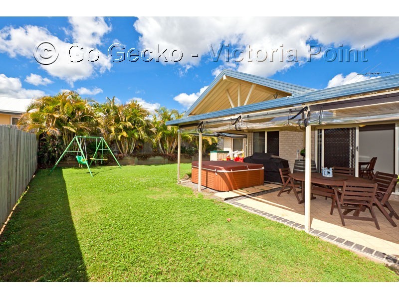 12 Snipe Street, Redland Bay QLD 4165