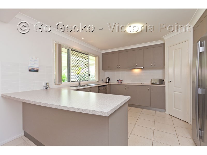 3 Dory Close, Redland Bay QLD 4165