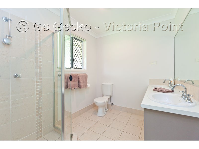 3 Dory Close, Redland Bay QLD 4165