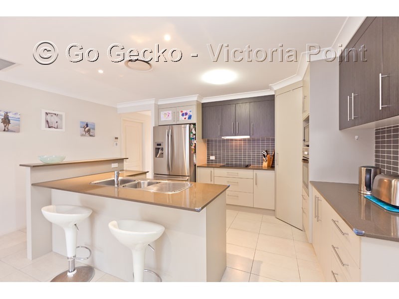 10 Kelby Close, Redland Bay QLD 4165