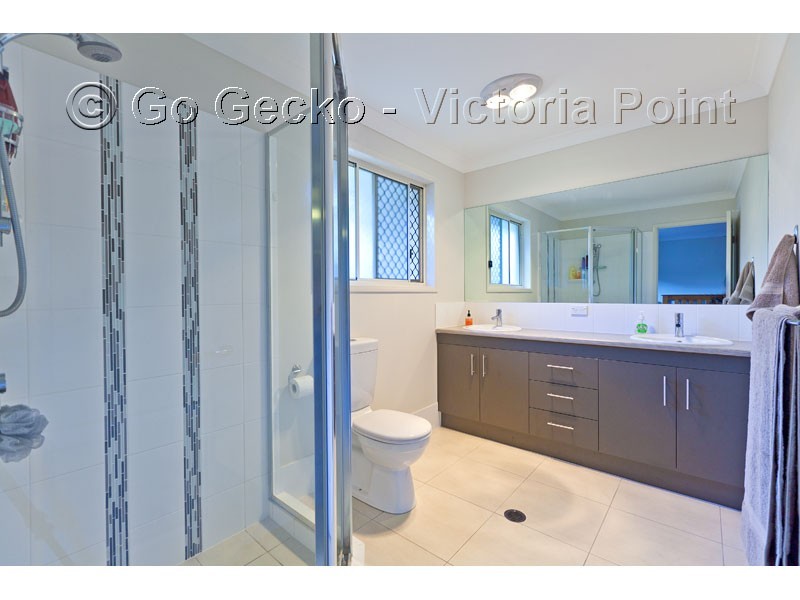 10 Kelby Close, Redland Bay QLD 4165