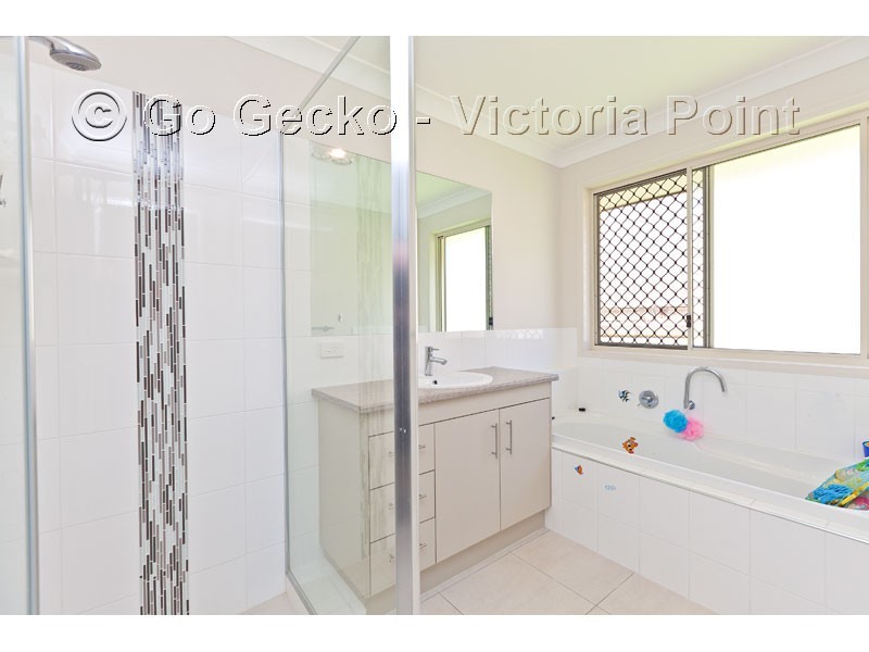 10 Kelby Close, Redland Bay QLD 4165