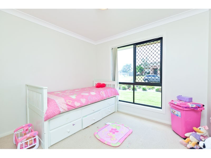 32 Watervale Drive, Redland Bay QLD 4165