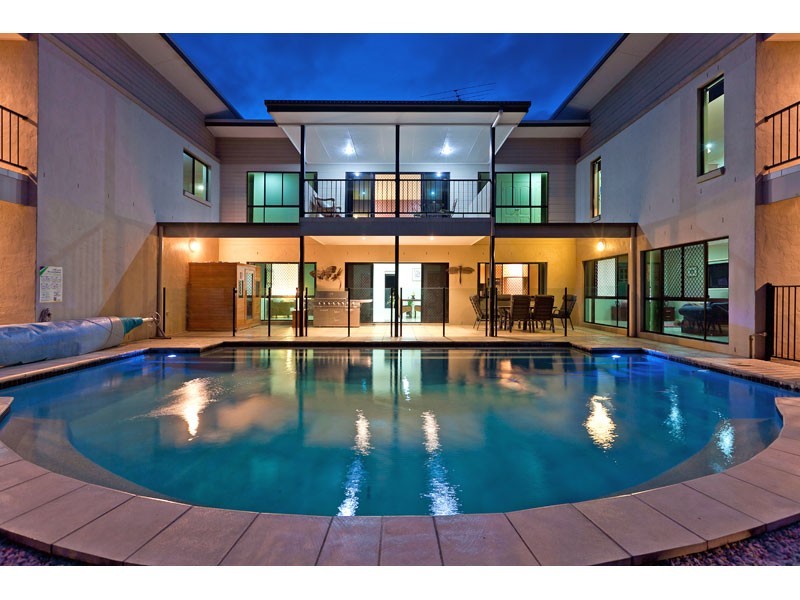 1 Truro Court, Redland Bay QLD 4165