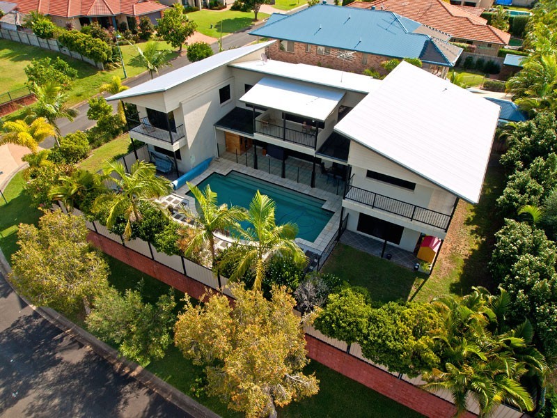 1 Truro Court, Redland Bay QLD 4165