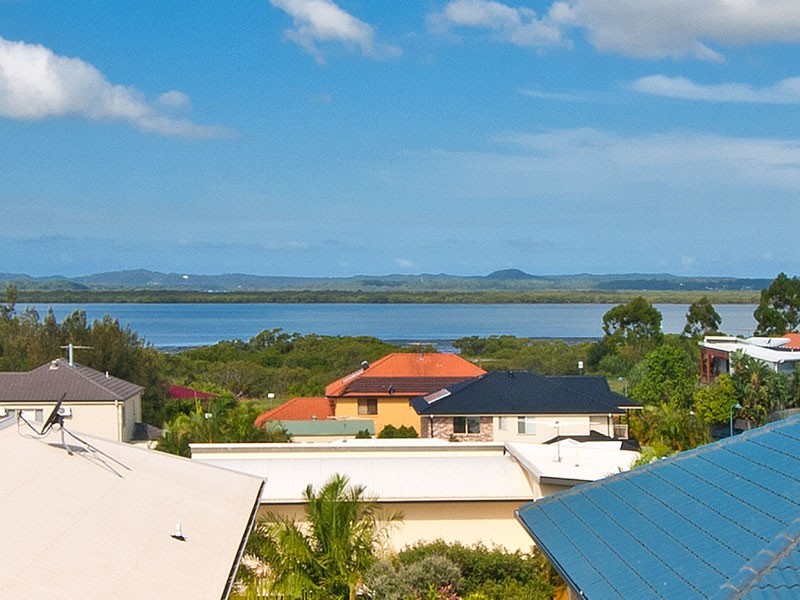 1 Truro Court, Redland Bay QLD 4165