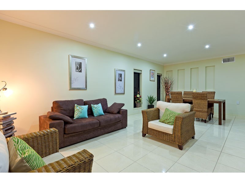 1 Truro Court, Redland Bay QLD 4165