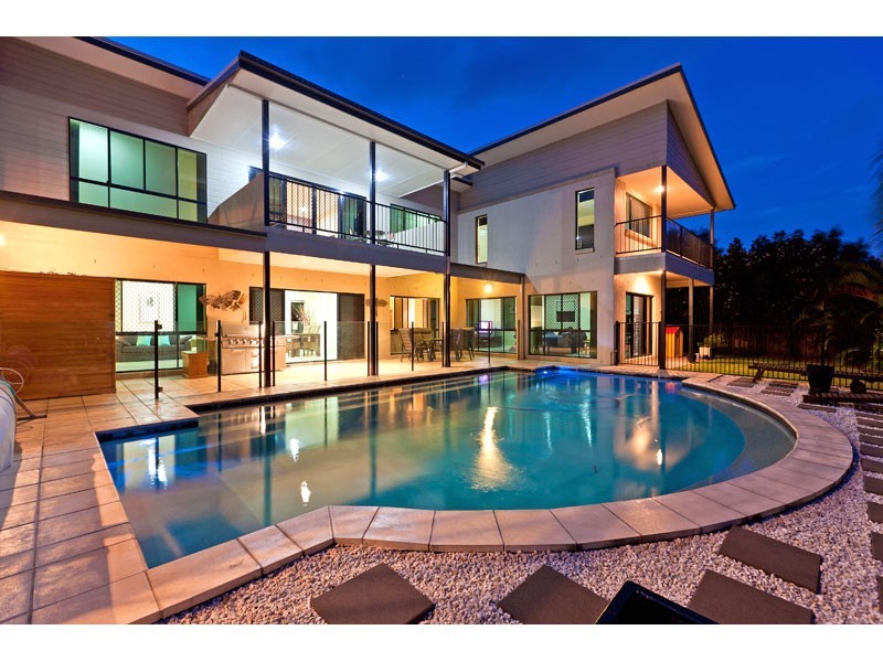 1 Truro Court, Redland Bay QLD 4165