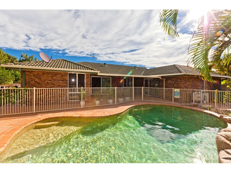 15 Tea Tree Court, Victoria Point QLD 4165