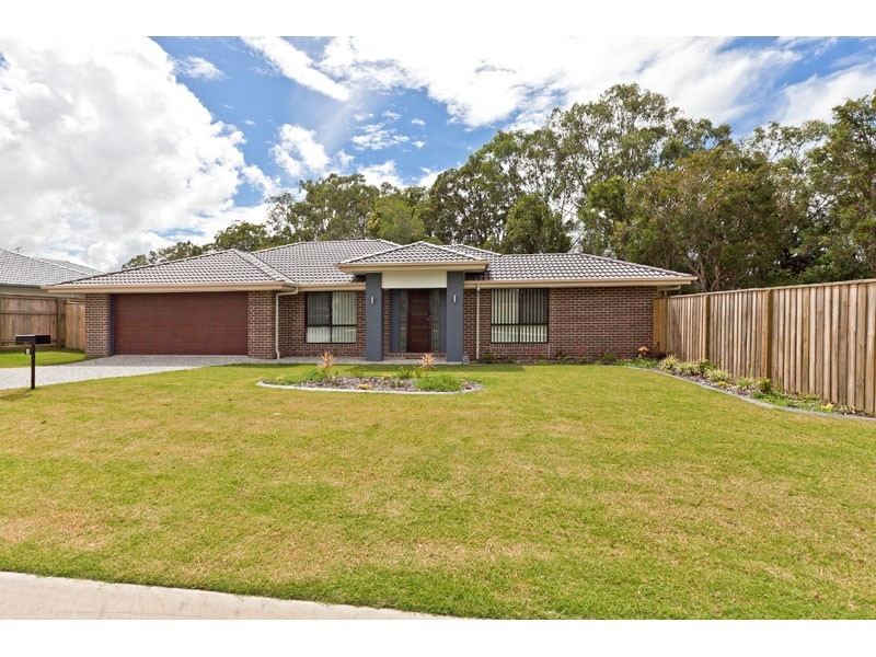 8 Pyrus Place, Redland Bay QLD 4165