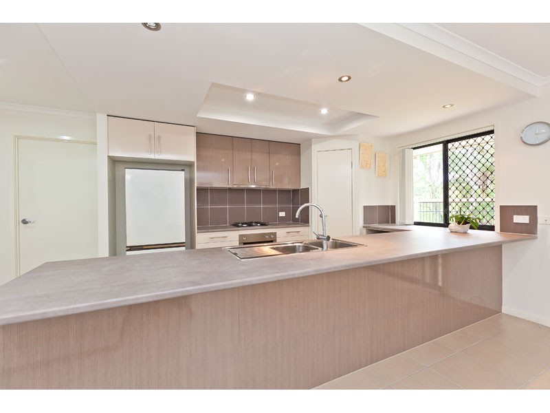 8 Pyrus Place, Redland Bay QLD 4165