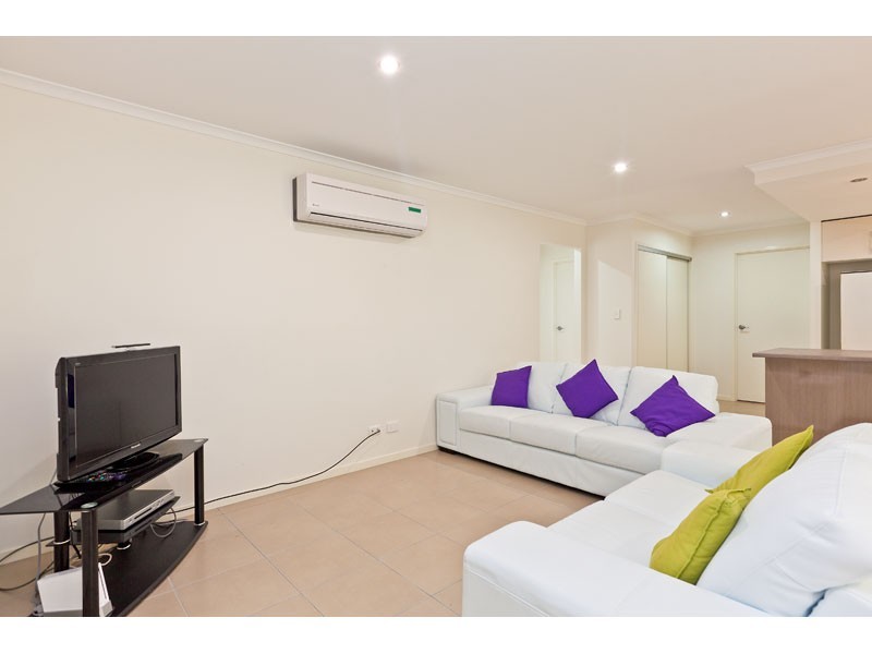 8 Pyrus Place, Redland Bay QLD 4165