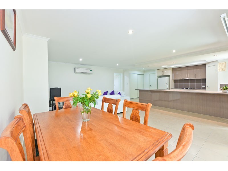 8 Pyrus Place, Redland Bay QLD 4165