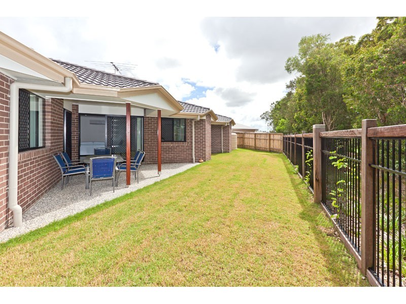 8 Pyrus Place, Redland Bay QLD 4165