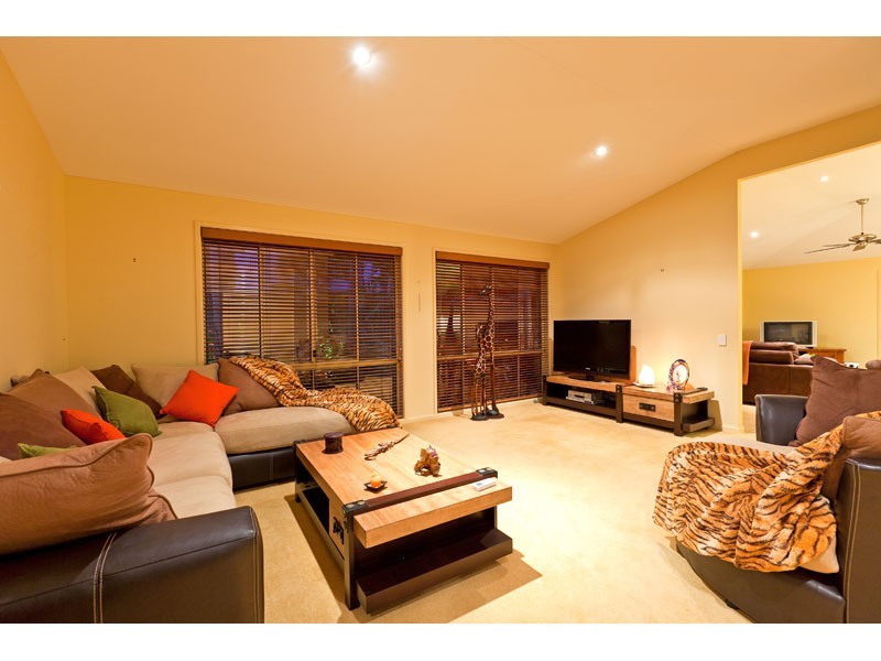 3 Truro Court, Redland Bay QLD 4165