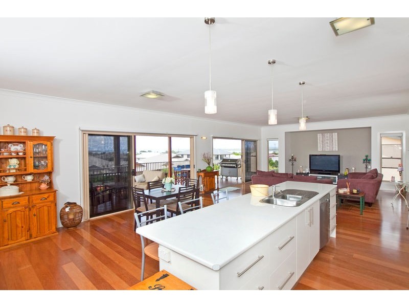 34 Huntly Place, Redland Bay QLD 4165