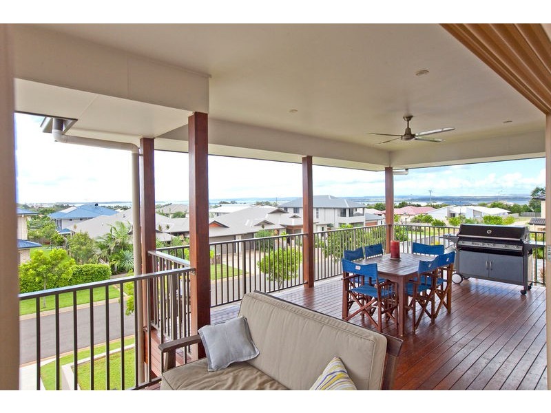 34 Huntly Place, Redland Bay QLD 4165