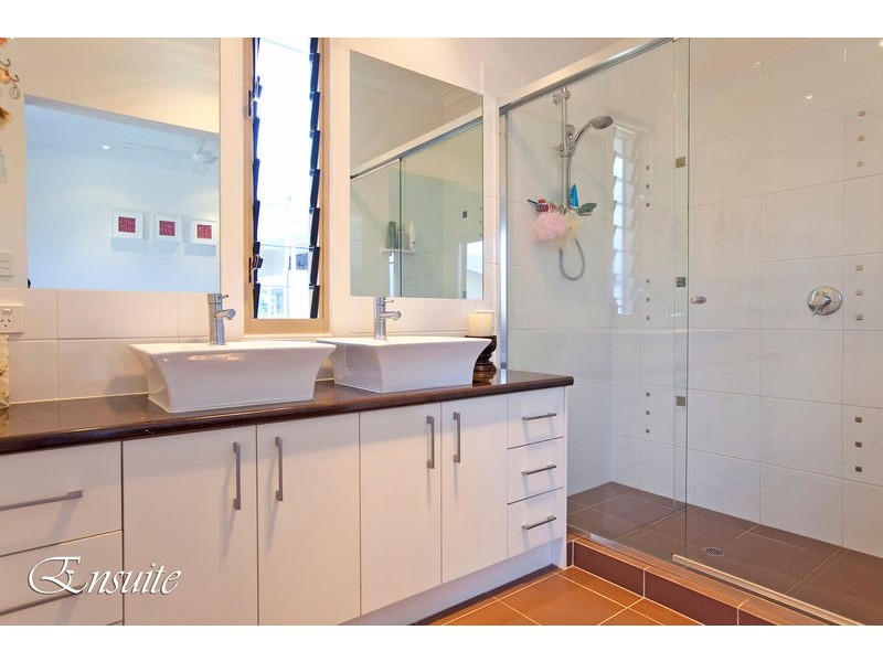 34 Huntly Place, Redland Bay QLD 4165