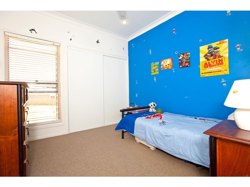 34 Huntly Place, Redland Bay QLD 4165