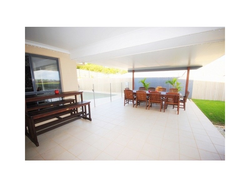 43 Aquila Street, Redland Bay QLD 4165