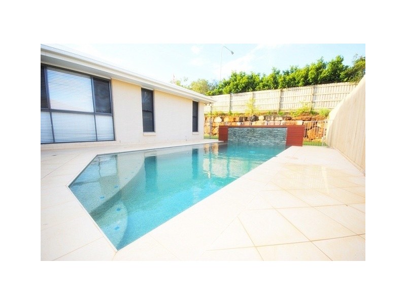 43 Aquila Street, Redland Bay QLD 4165